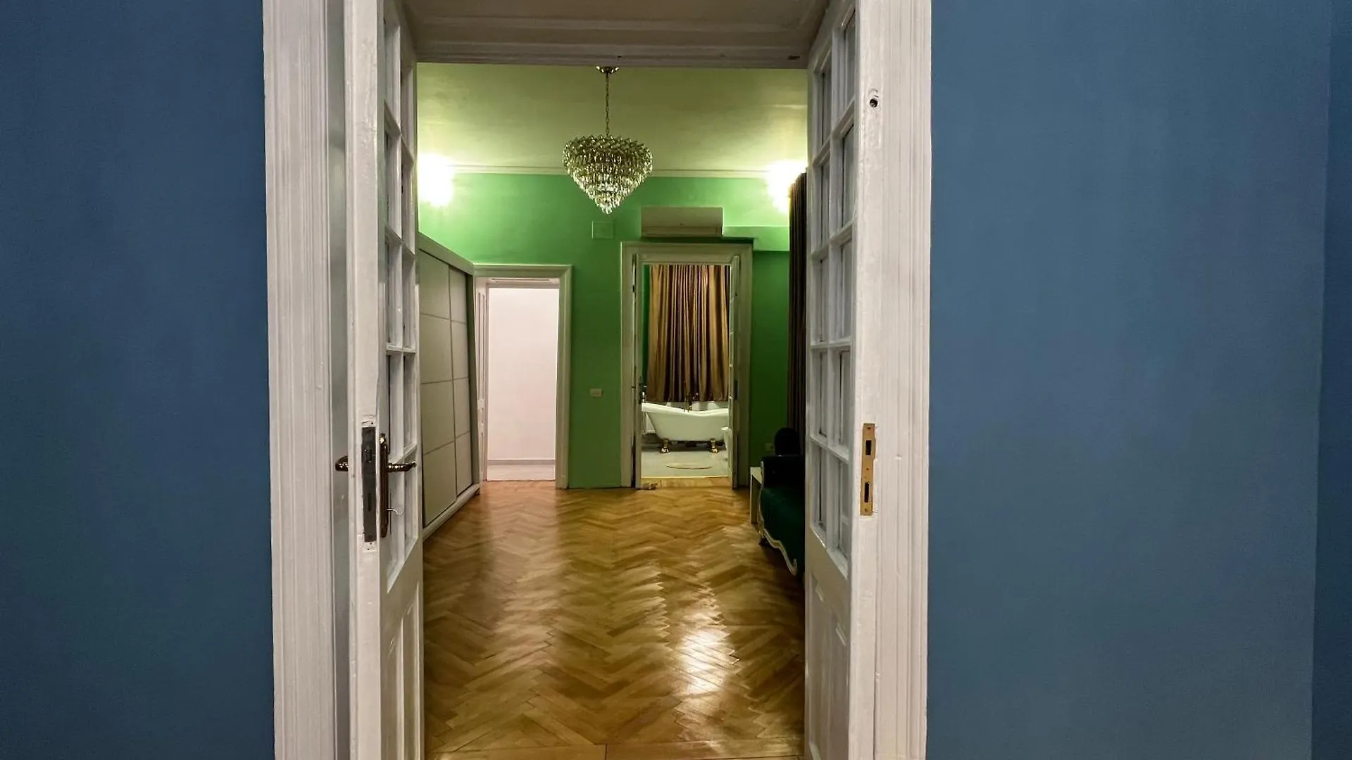 Laya Old Town Bucharest Apartment